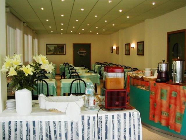 Albergo Dolomiti Лидо ди Йезоло Екстериор снимка